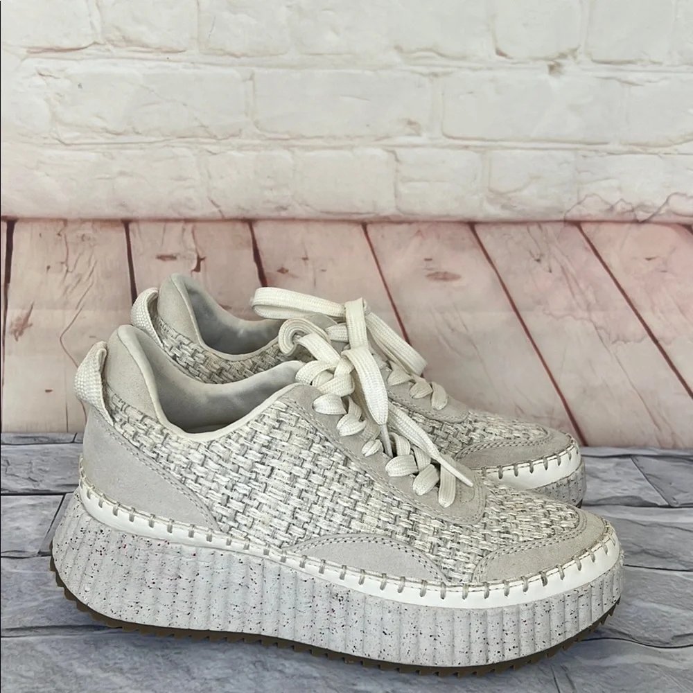UNIVERSAL THREAD Persephone memory foam platform sneakers Size 6.5